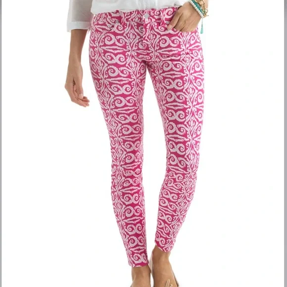 Vineyard Vines Salt Island Tile Print Denim - Picture 8 of 9